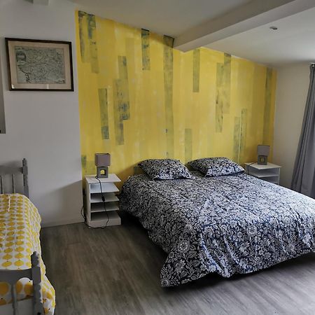 Hotel Logis St Cyrien Saint-Cyr-en-Val Exterior foto