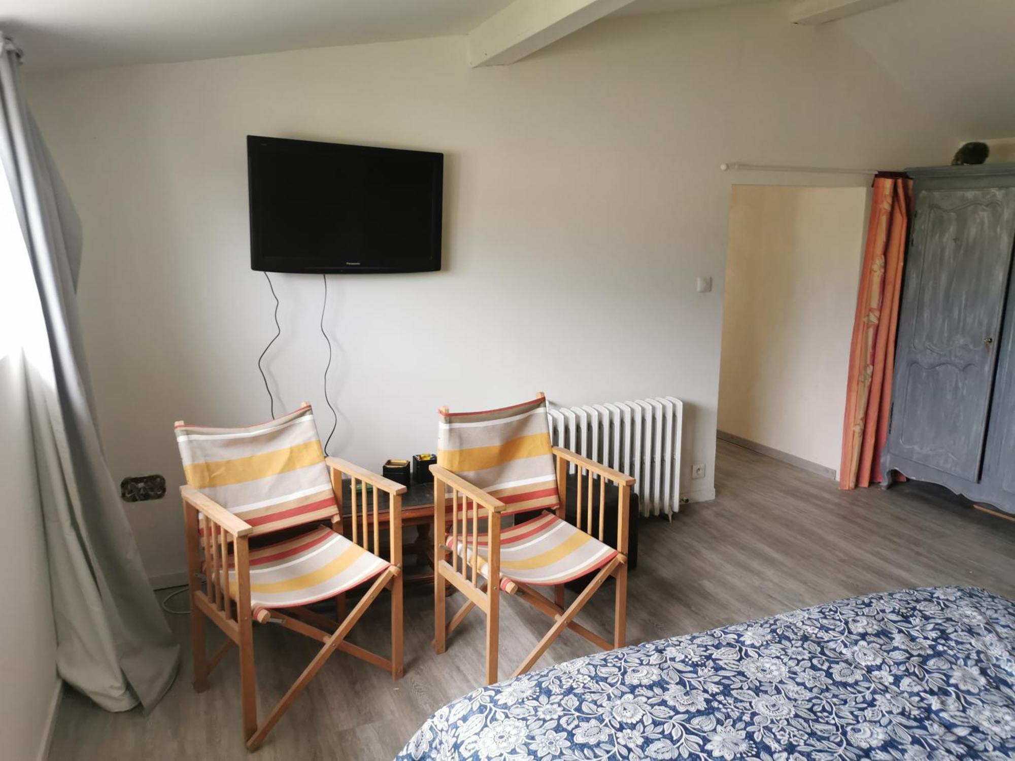 Hotel Logis St Cyrien Saint-Cyr-en-Val Exterior foto